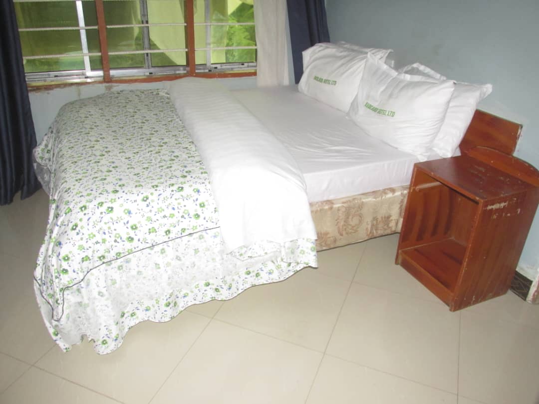 Highland Breeze Avocado Hotel