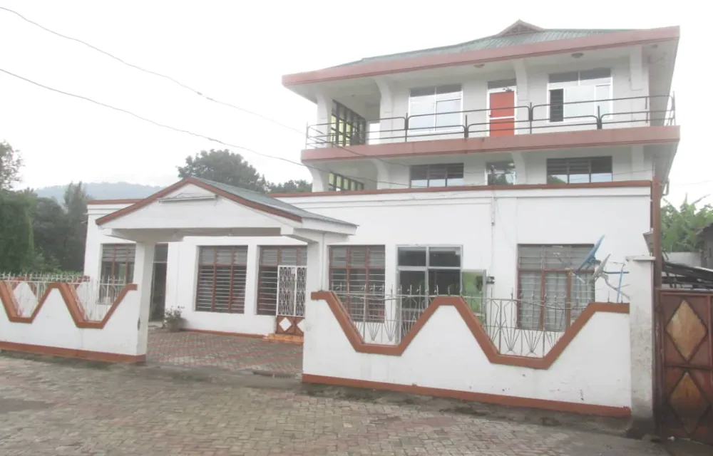 Highland Breeze Avocado Hotel